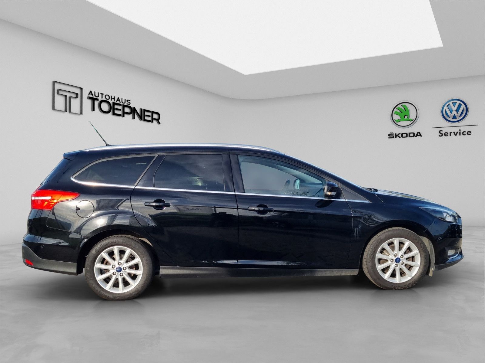 Fahrzeugabbildung Ford Focus Turnier Titanium 1,0 Navi GRA PDC
