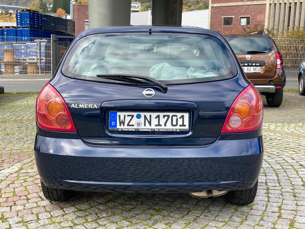 Nissan Almera