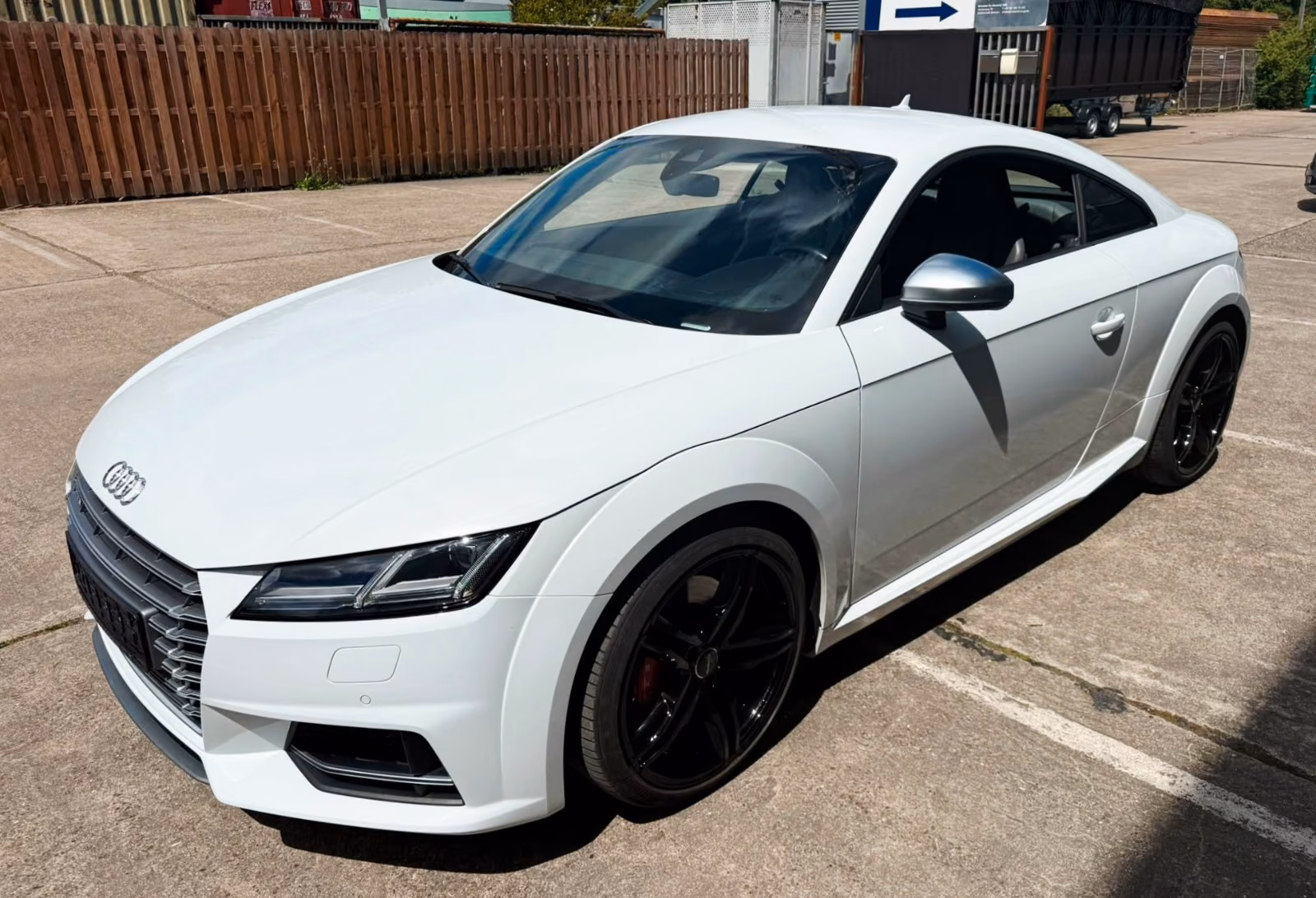 Audi TTS Coupe 2.0 TFSI quattro Bang & Olufsen