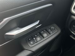 Fahrzeugabbildung Dodge RAM 1500 5,7L V8 Hemi 4x4 AHK Navi Leder Kamera