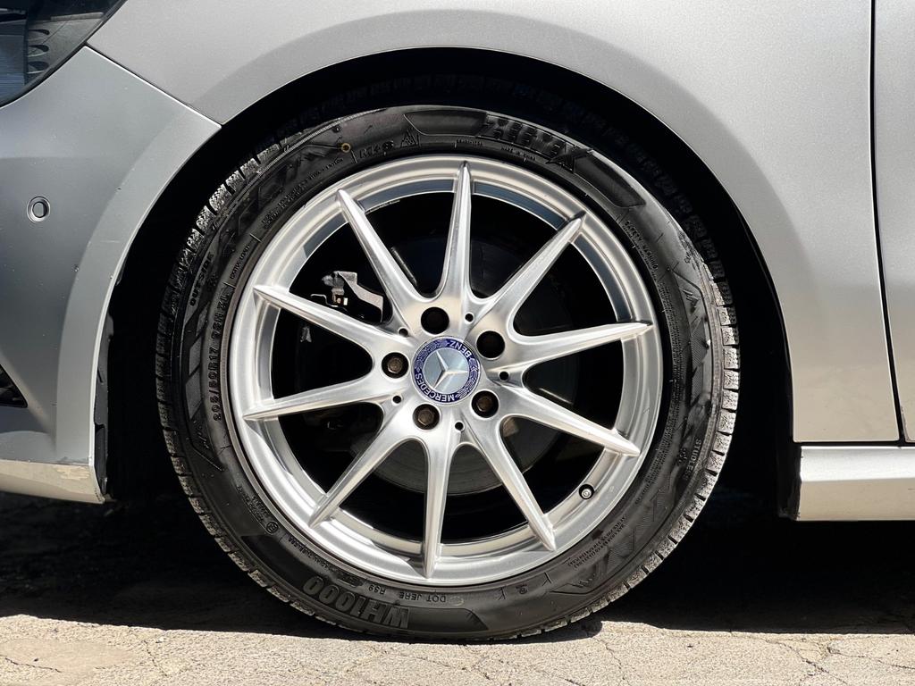 Mercedes-Benz A 220