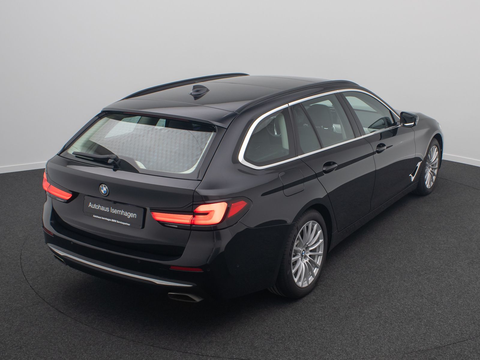 Fahrzeugabbildung BMW 540d xD Luxury Line Panorama H/K HUD Bel&uuml;ftung