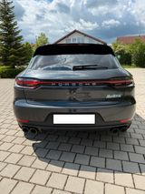 Porsche Macan Sommer-Winterreifen auf Alufelgen - Porsche Macan in München
