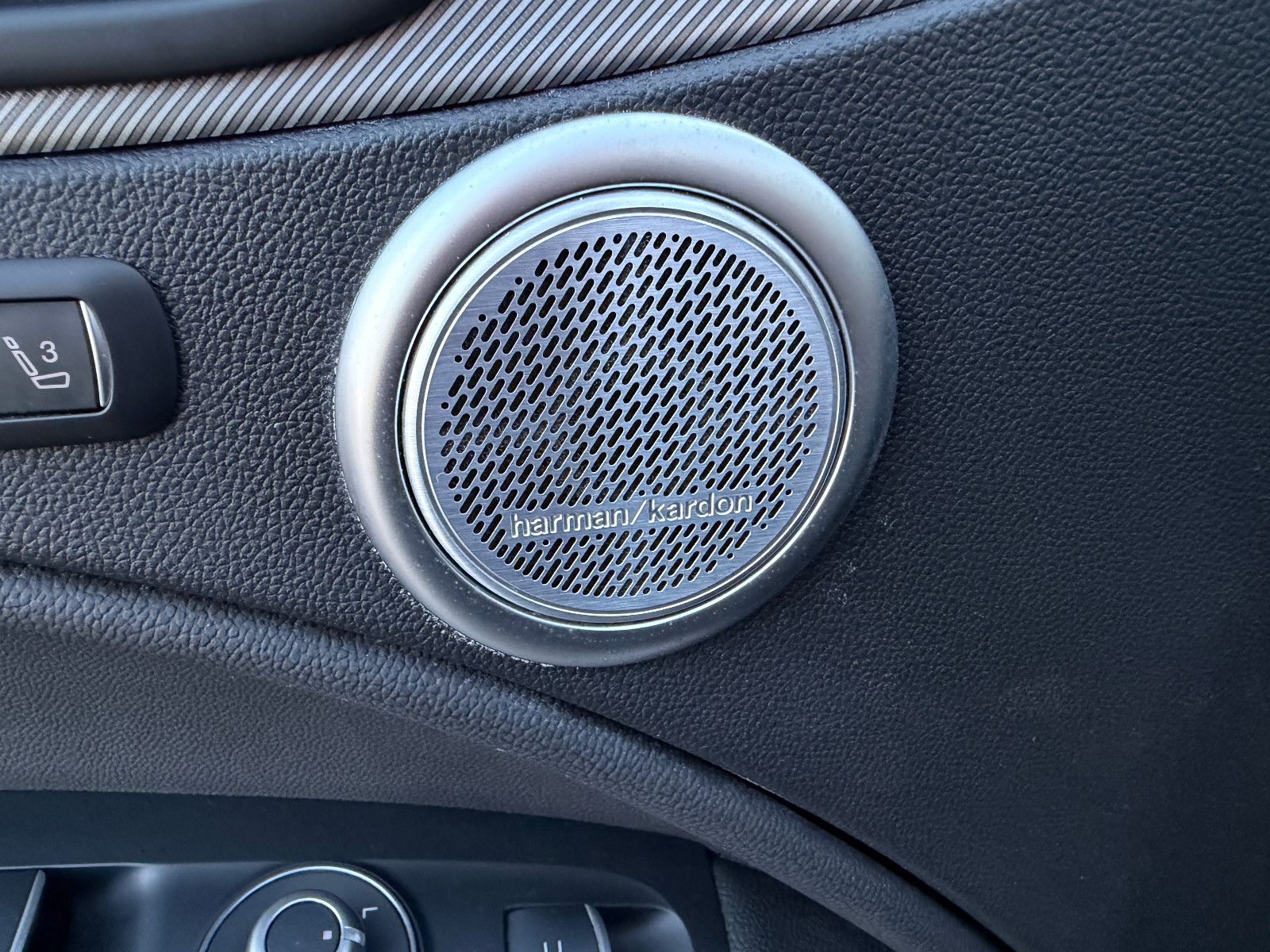 Fahrzeugabbildung Alfa Romeo Stelvio Veloce Q4/PANORAMA/H&K-SOUND/21''ZOLL