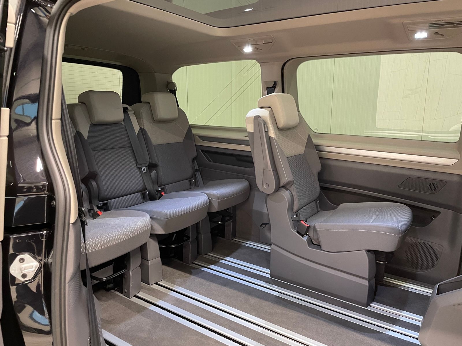 T7 Multivan Life LR 2.0 TDI MATRIX-LED PANO ACC