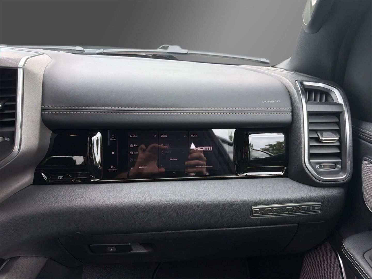 Fahrzeugabbildung Dodge RAM Laramie Night MY26-5,7-V8 -Vollausstattung-