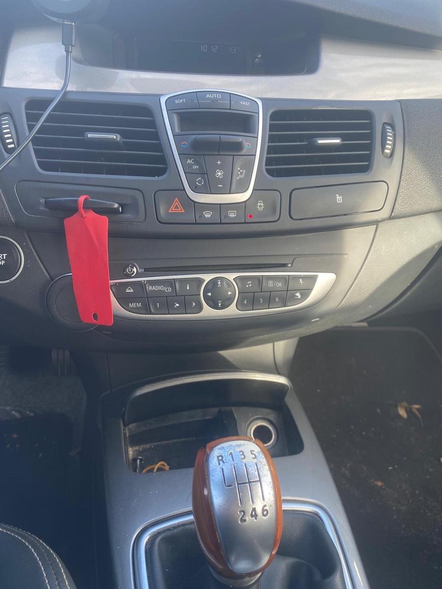 Renault Laguna 2012 — photo 5