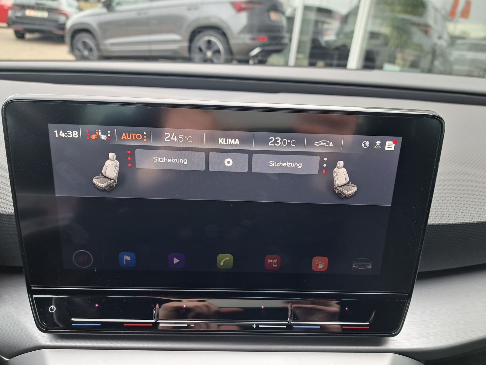 Fahrzeugabbildung SEAT Leon 1.5eTSI FR DSG LED NAVI BEATS KAMERA 18"ALU