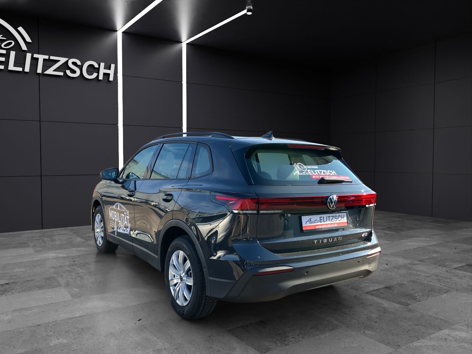 Fahrzeugabbildung Volkswagen Tiguan 1.5 e Life DSG LED ACC RearView Ambiente