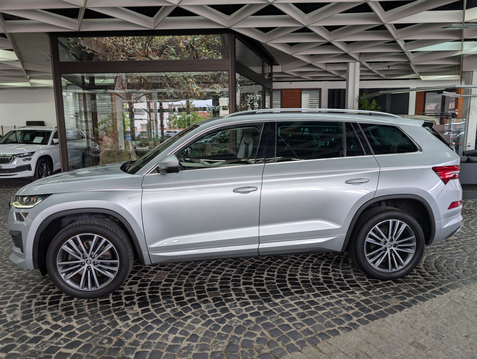 Fahrzeugabbildung SKODA Kodiaq L&amp;K 4x4 CANTON LEDER 360° ACC MEMO VIRT
