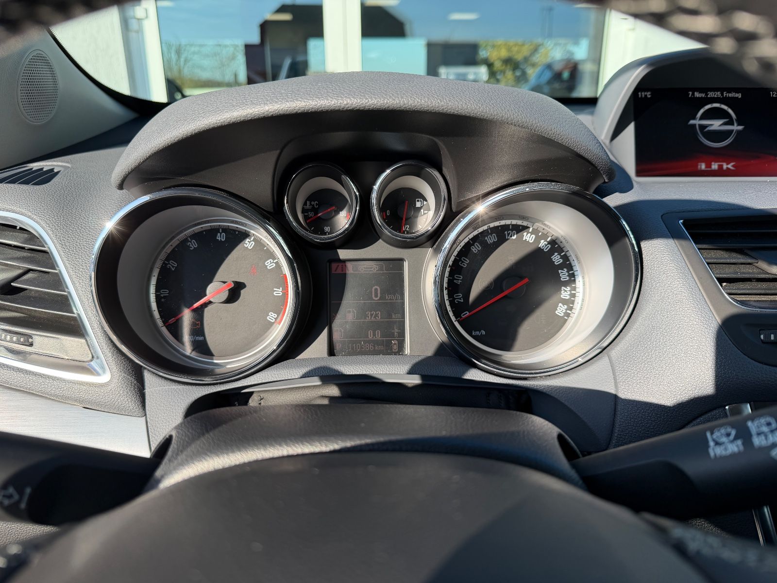 Fahrzeugabbildung Opel Mokka Color Innovation