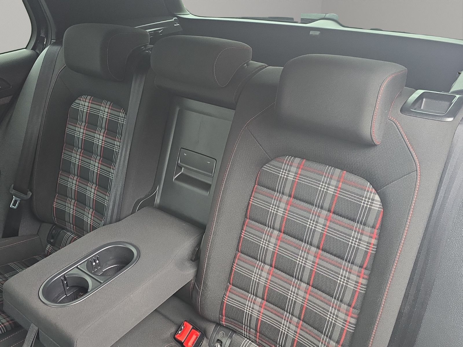 Fahrzeugabbildung Volkswagen Golf VII GTI PERFORMENCE+LED+DIGITAL TACHO+PDC