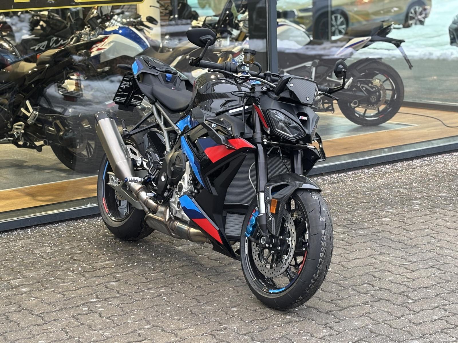 BMW M 1000 R Service inkl. 3/30.000km