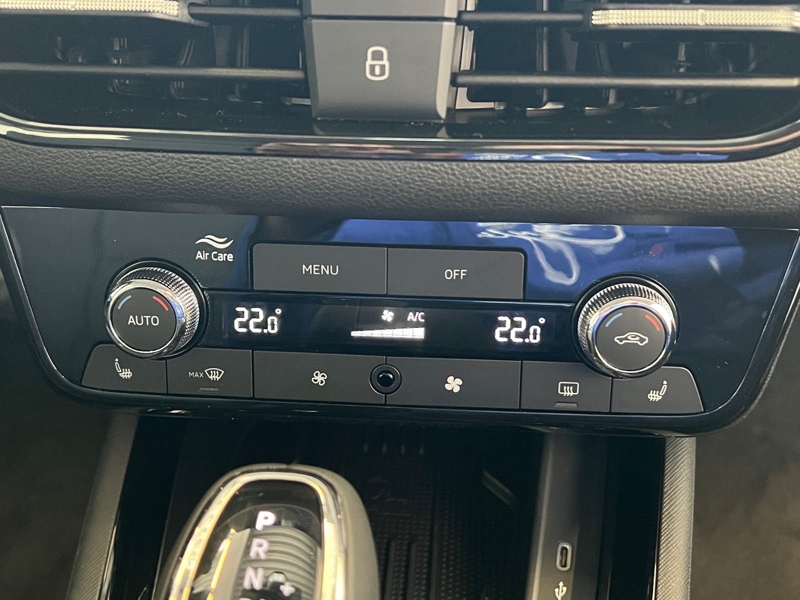 Fahrzeugabbildung SKODA Kamiq Tour 1.5 TSI DSG *Matrix-LED, Frontscheibe