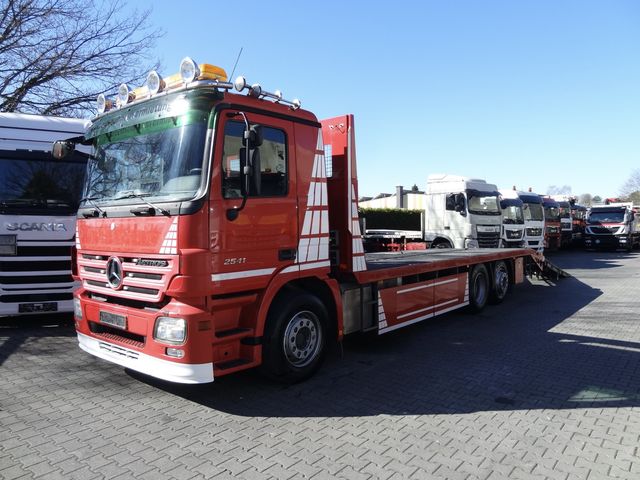 Mercedes-Benz Actros 2541 6X2 Maschinentransporter