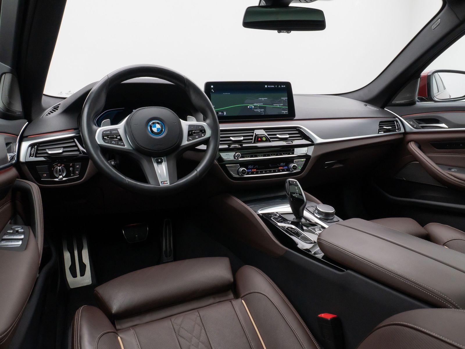 Fahrzeugabbildung BMW 530e M Sport Panorama Kamera HUD DAB H/K AHK 19"