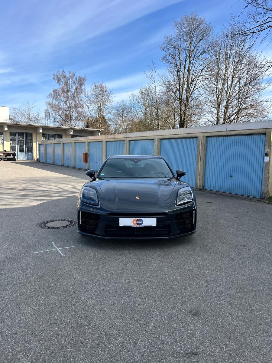 Porsche Panamera 4