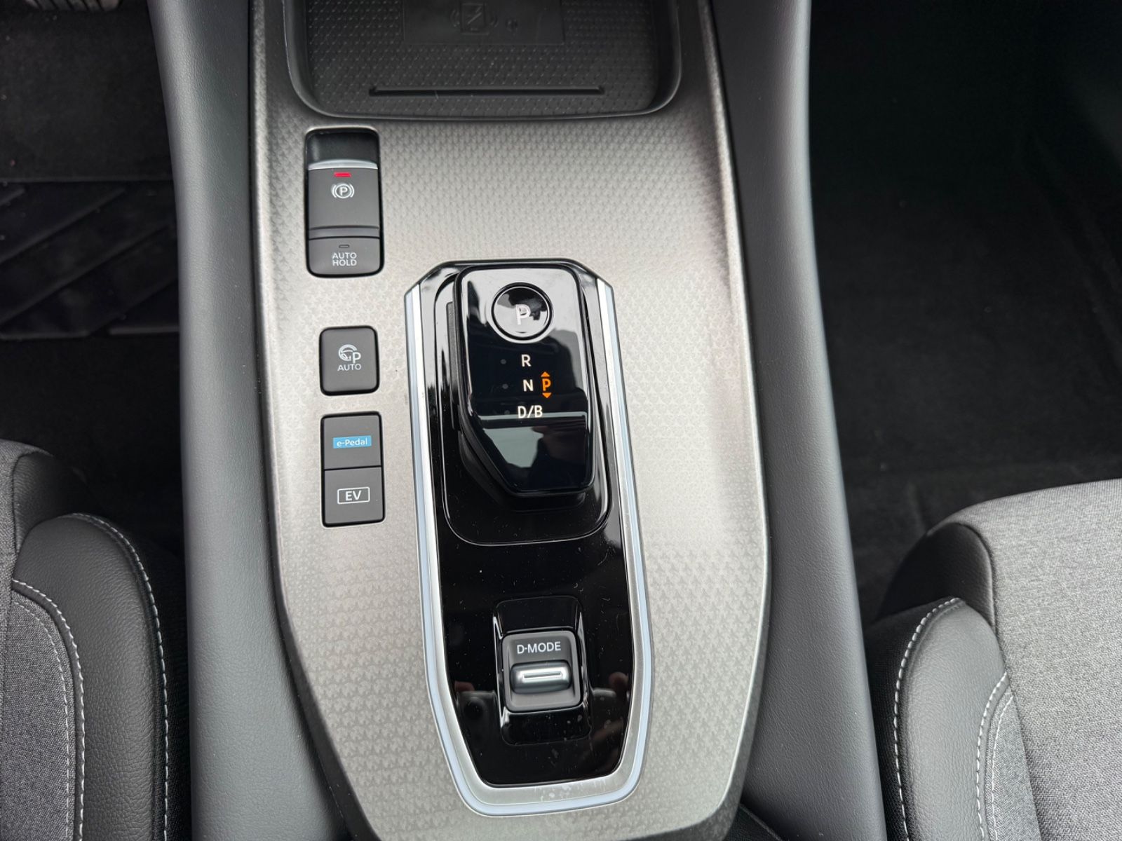 Fahrzeugabbildung Nissan Qashqai N-Connecta e-Power Pano 360°