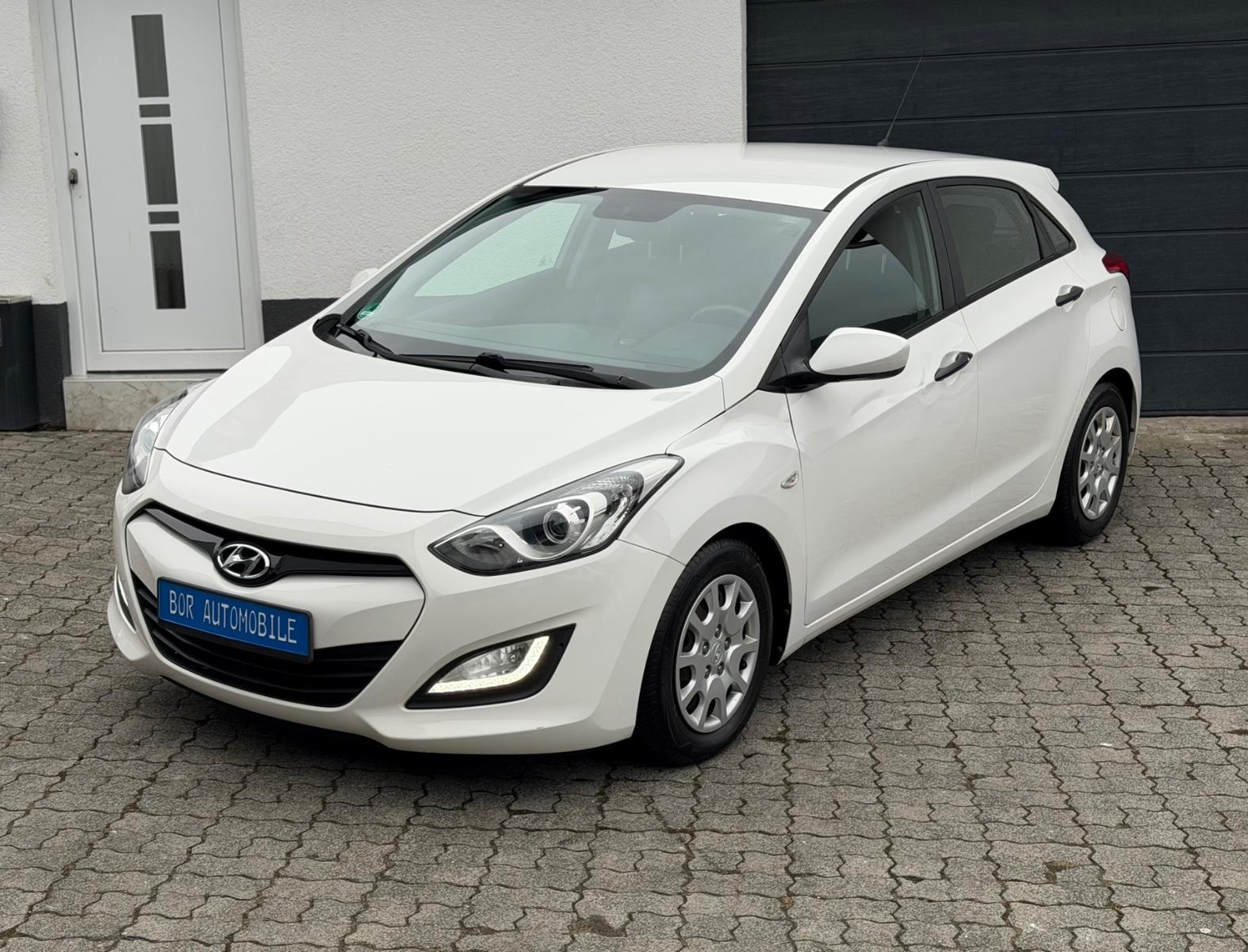 Hyundai i30 1,4 Ltr. Classic/Klimaanlage/1Hand/PDC/ABS/