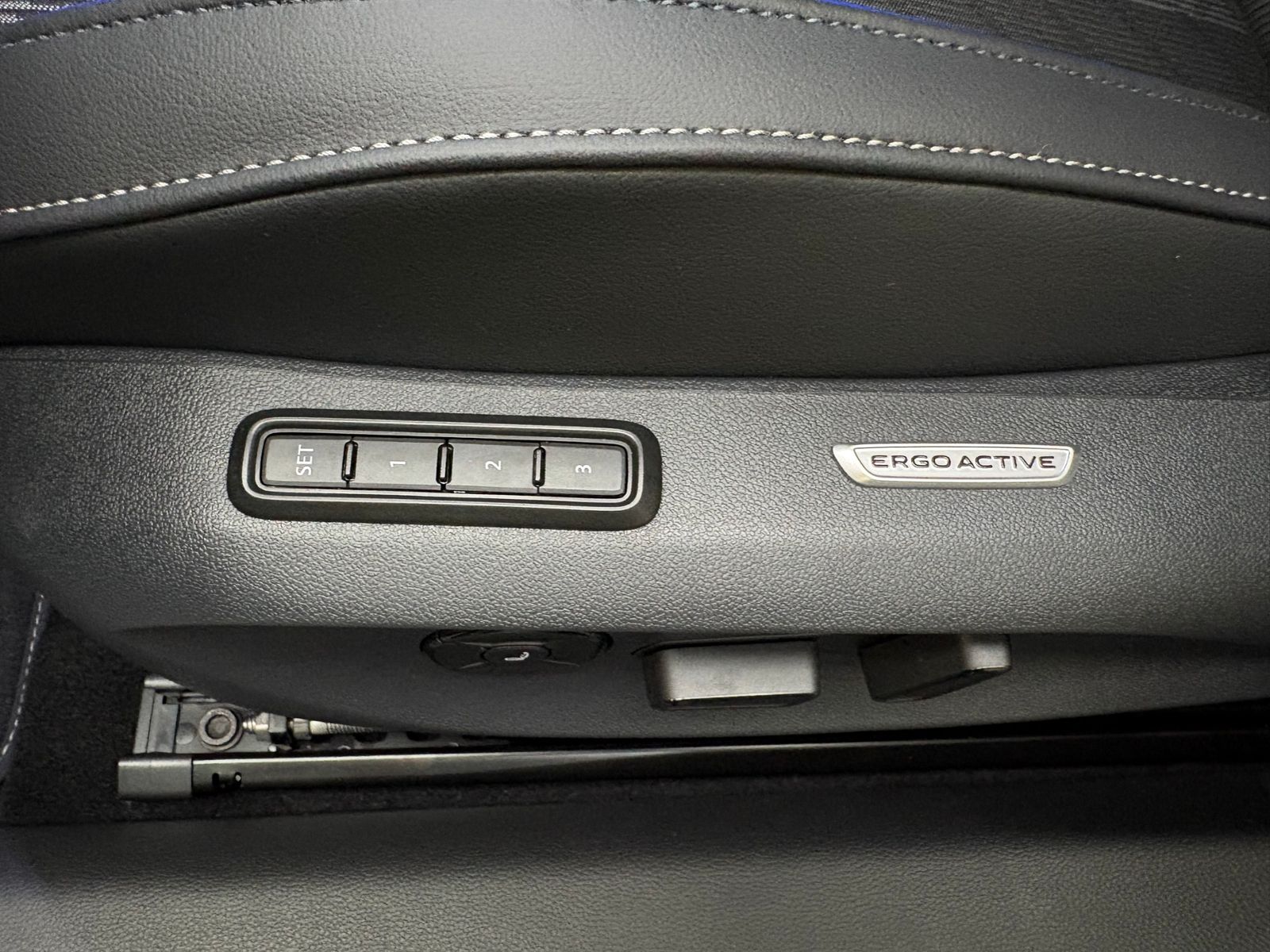 Volkswagen Passat - Bild 17