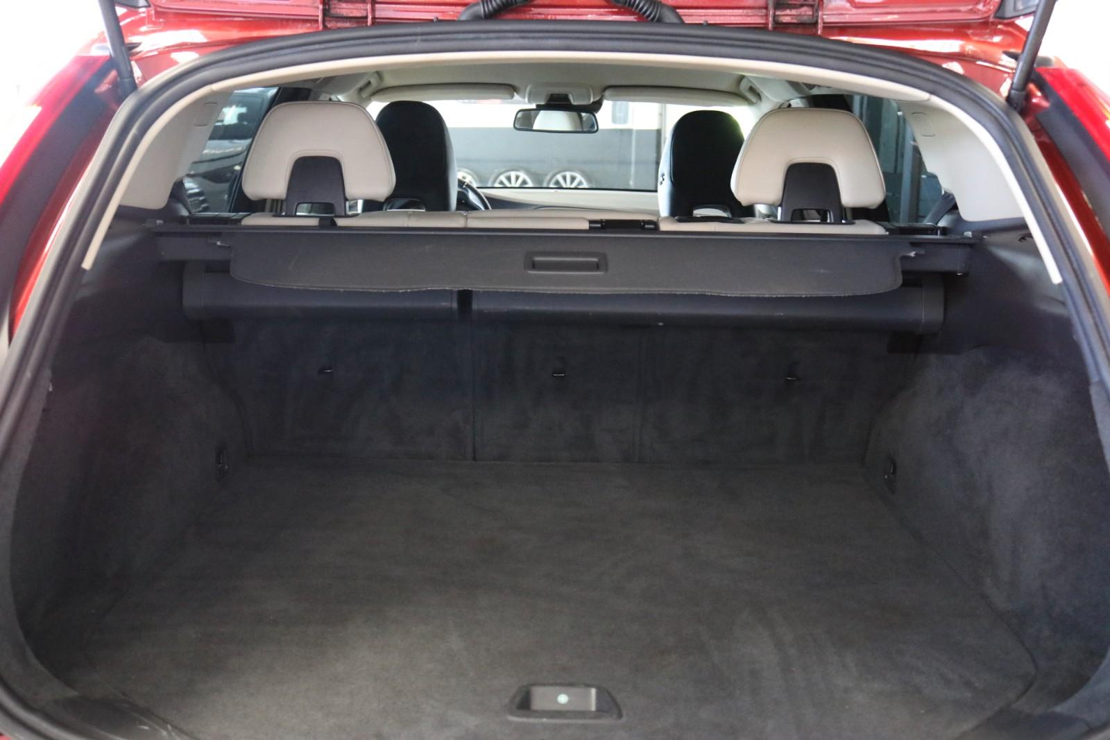 Volvo V60 2011 — photo 12