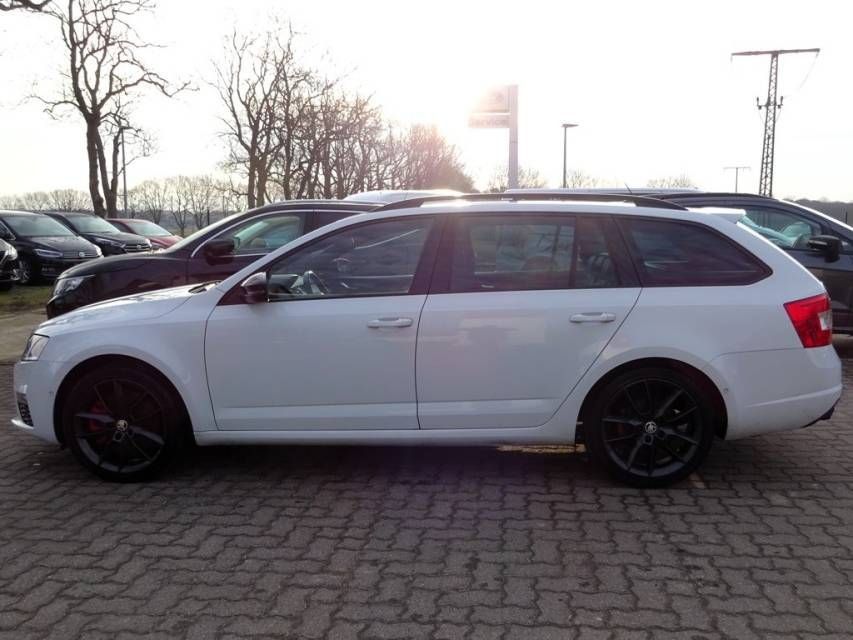 Fahrzeugabbildung SKODA Octavia Combi 2,0 TSI RS 230 Navi