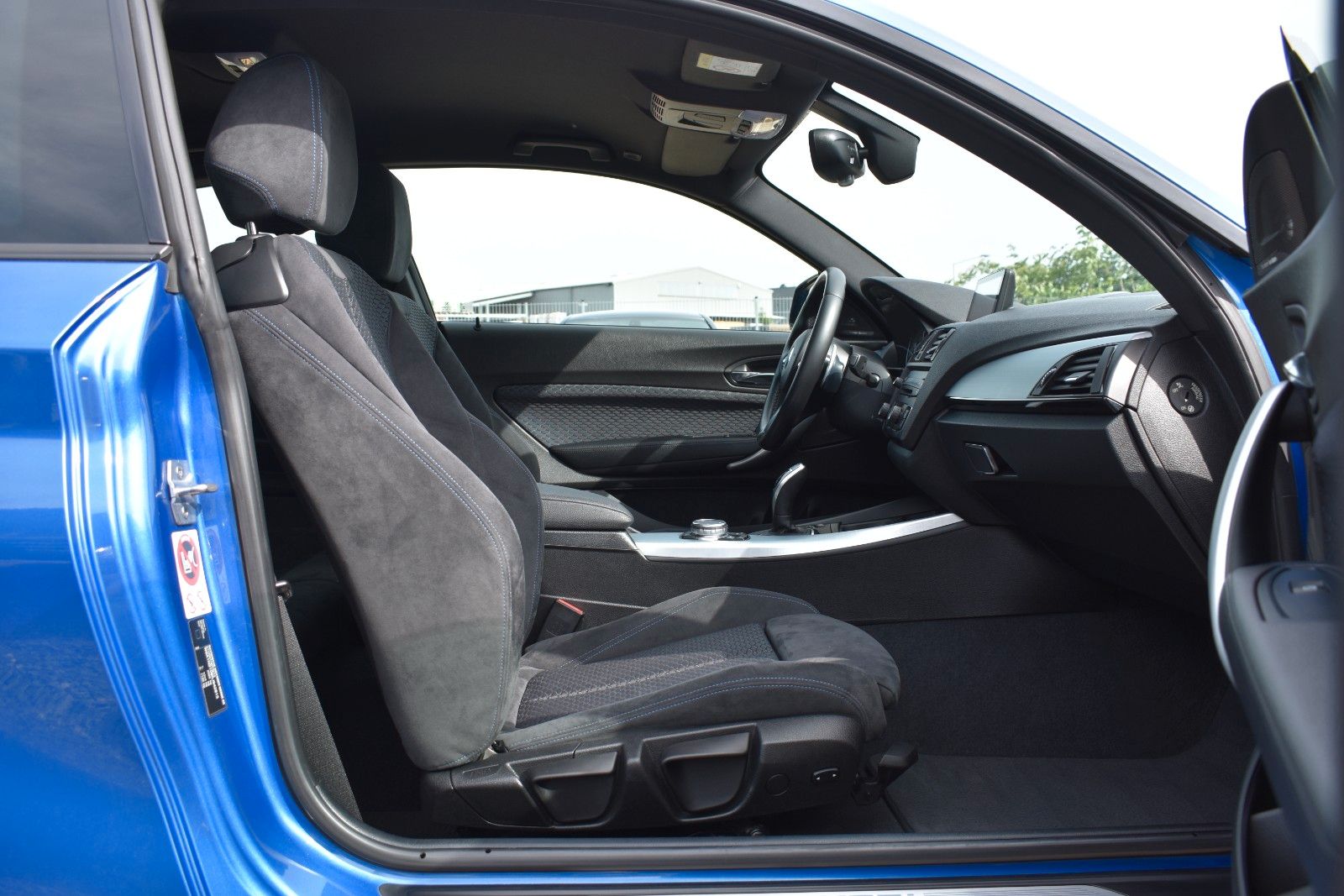 Fahrzeugabbildung BMW BMW M135i xDrive H&K 19 Zoll Navi Prof