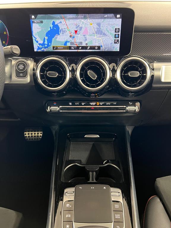 Mercedes-Benz GLB 220