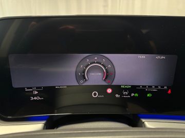 Audi Q3 TFSI 110 kW AHK*StHz*Panodach*