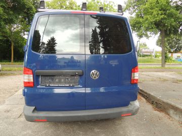 Volkswagen T5 Transporter - 2