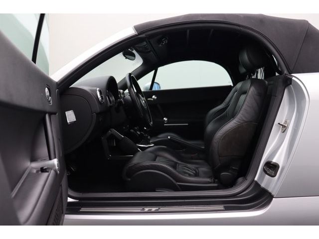 Fahrzeugabbildung Audi TT RoadsterCabrio1.8T