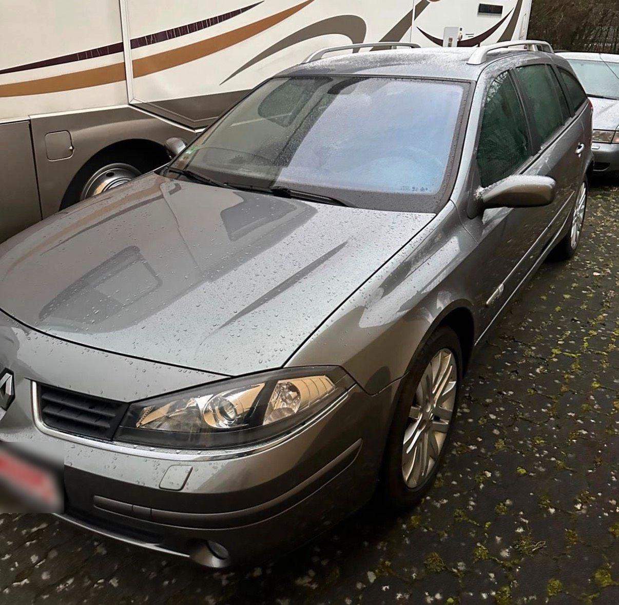 Renault Laguna 2005 — салон