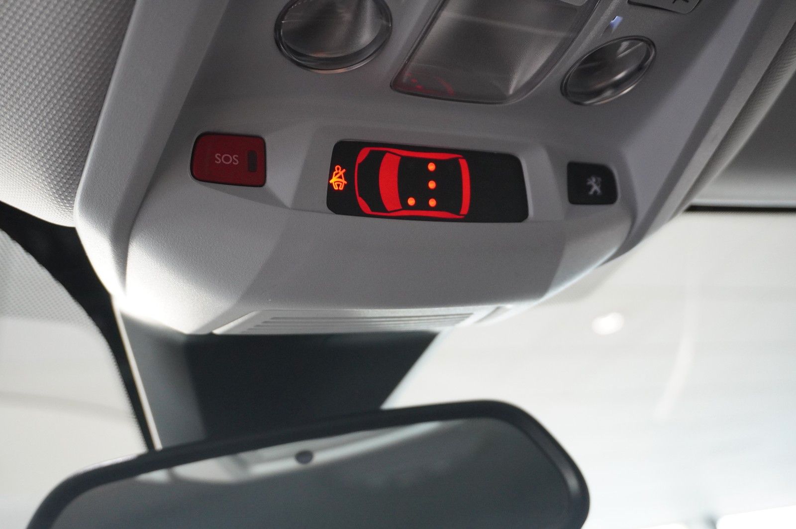 Fahrzeugabbildung Peugeot 5008 1.5D ALLURE NAVI/LED/KAMERA/VIRT/SH/DAB/AHK