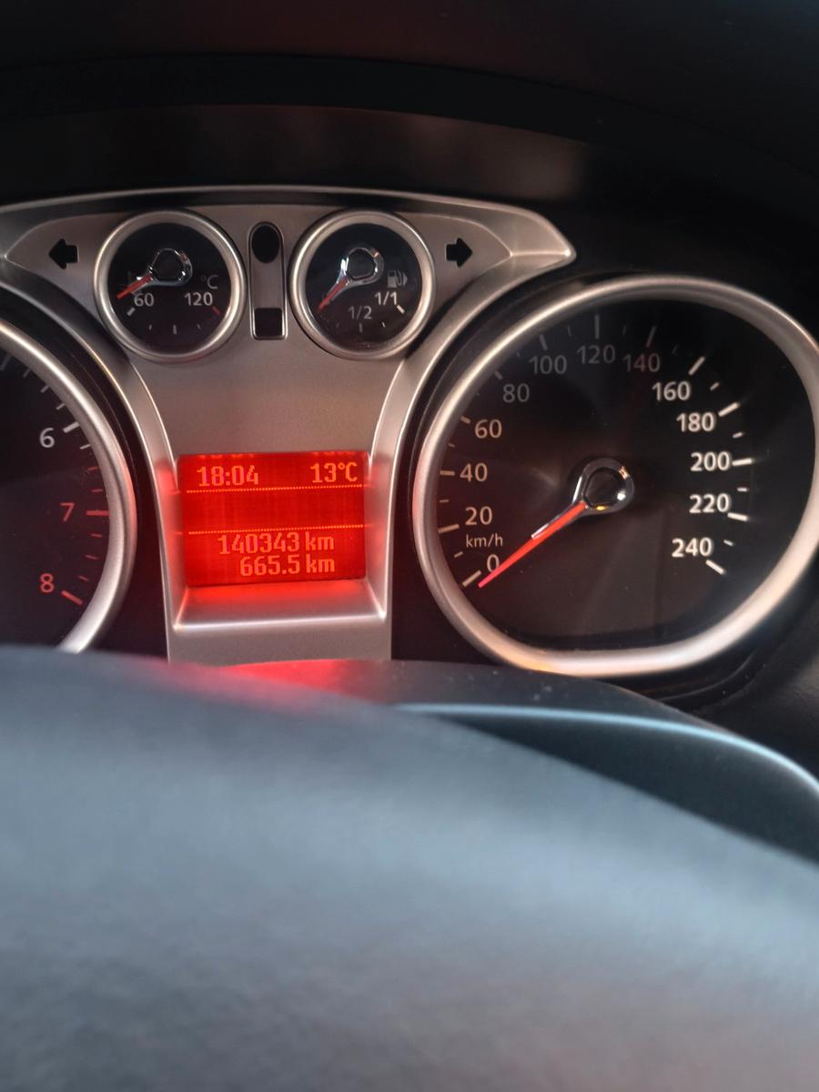 Ford Focus 2009 — engine 1.596 cm³, 116 HP (85kW)