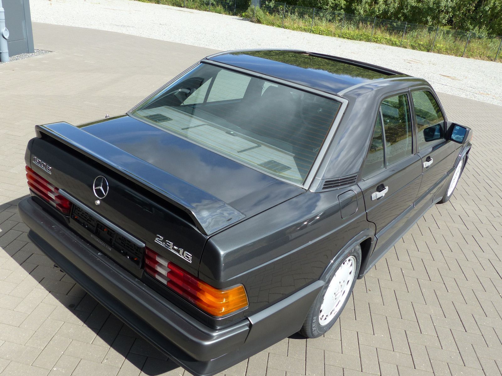 Fahrzeugabbildung Mercedes-Benz 190 E 2,3 16 V * 1.Hand* Erstlack*