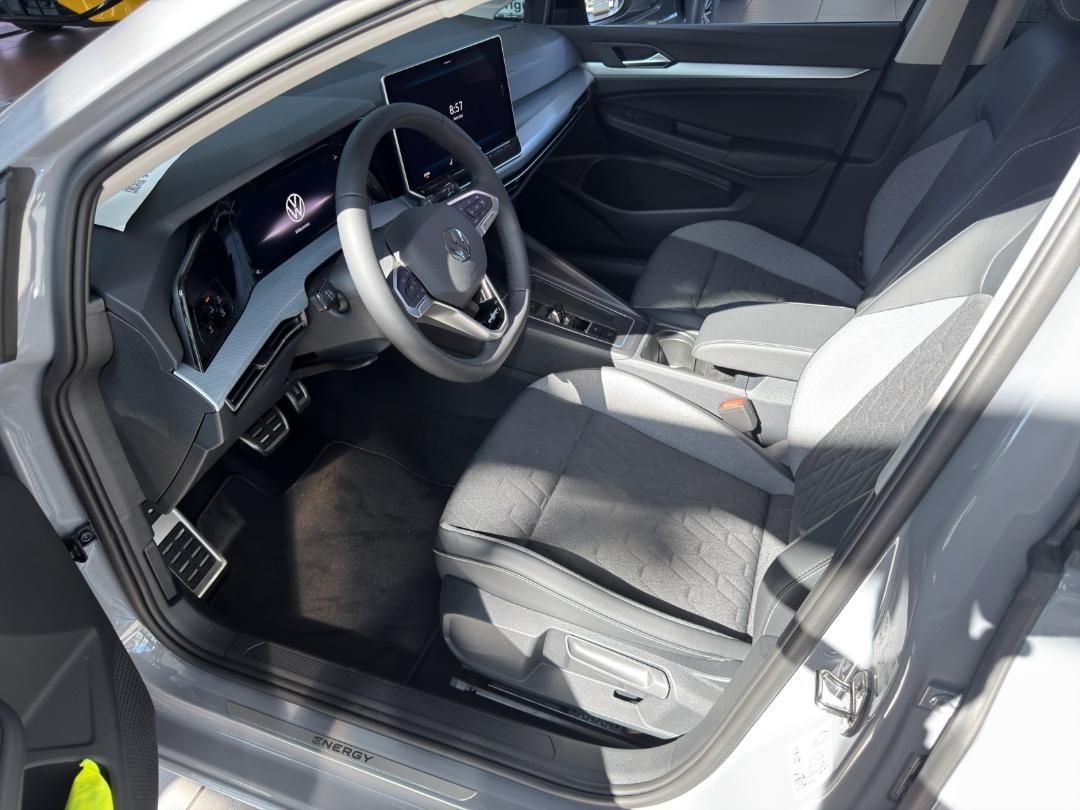 Fahrzeugabbildung Volkswagen Golf ENERGY Energy1.5 TSI DSG.GJR.AHK.App-Connec
