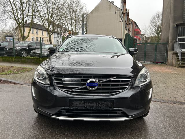 Volvo XC60 2.4DSummum AWD*BLIS*SPURASSISTENT*PANORAMA*