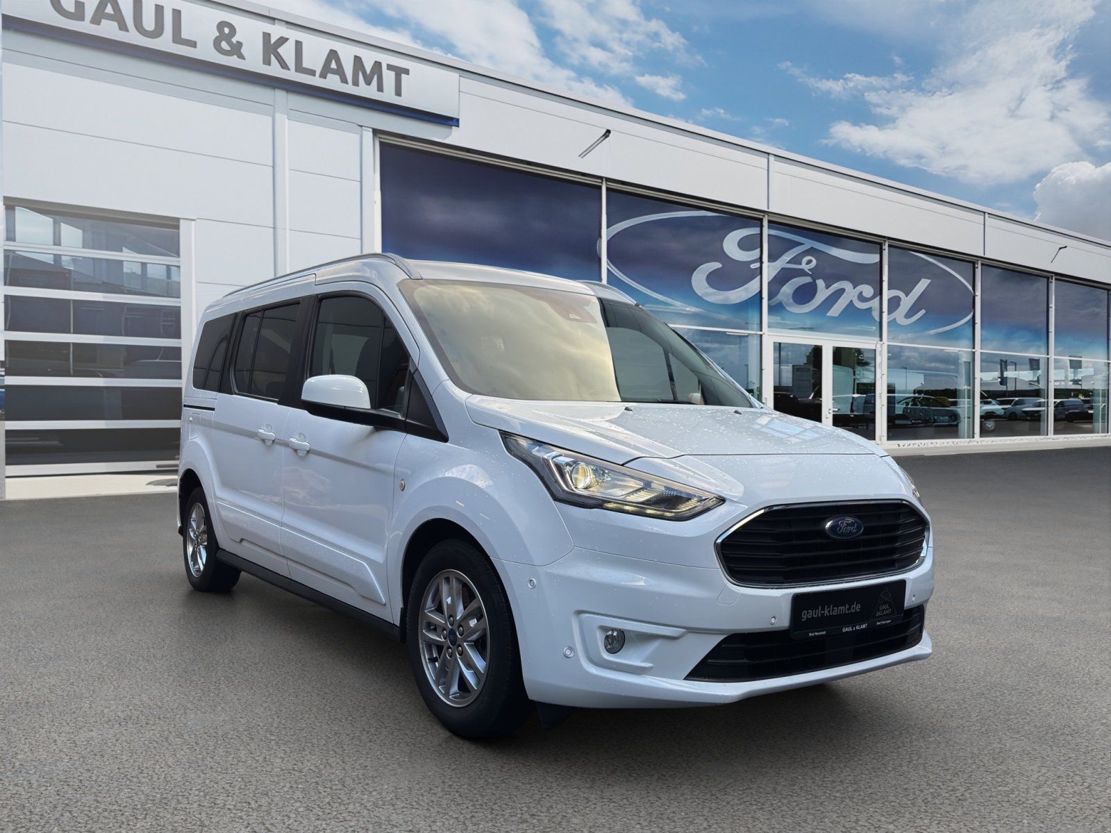 Fahrzeugabbildung Ford Grand Tourneo Titanium