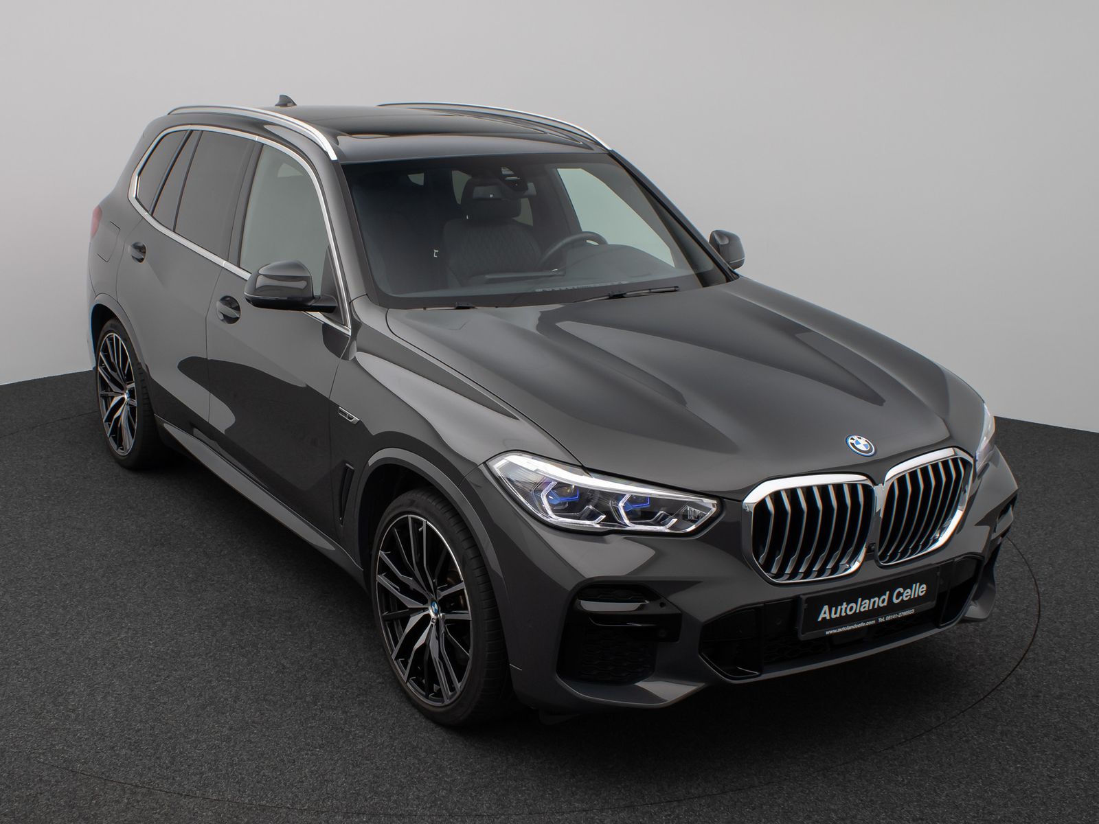 Fahrzeugabbildung BMW X5 xD45e M Sport Panorama 360°Laser HUD B&W 22"
