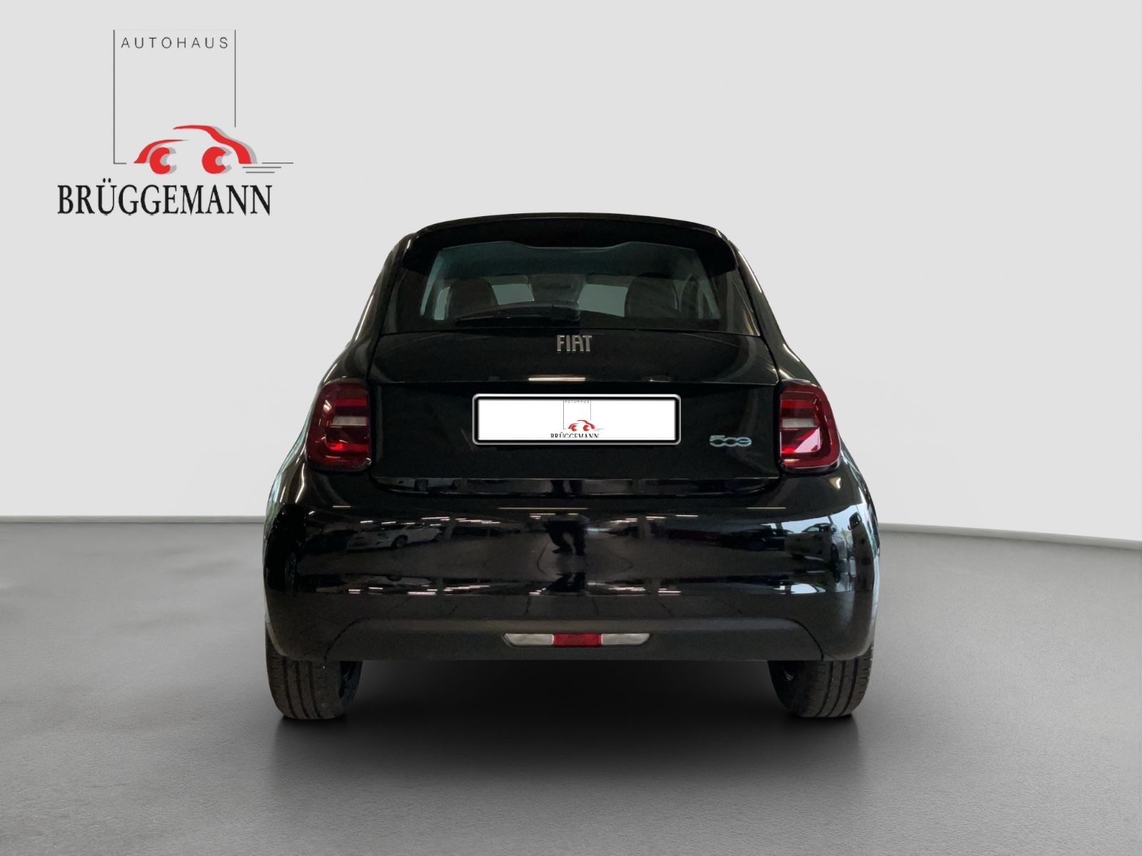 Fahrzeugabbildung Fiat 500e + Radio- & Winterpaket