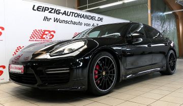 Porsche Panamera - 1