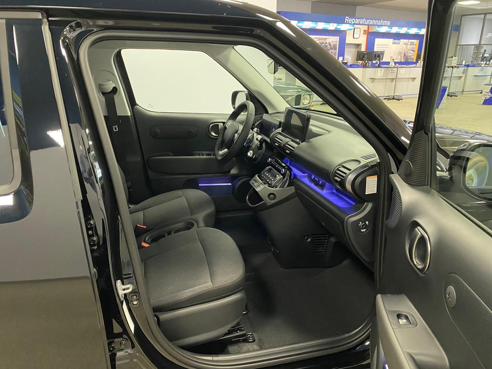 Fahrzeugabbildung Hyundai INSTER Elektro 85 kW APP+KLIMA+ACC+KAMERA+17"Alu