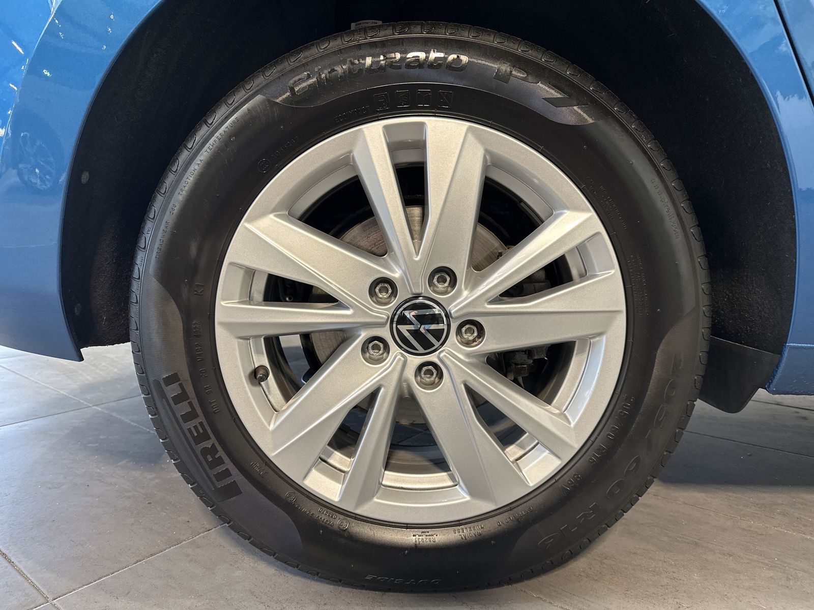 Fahrzeugabbildung Volkswagen Touran 2.0 TDI DSG IQ-DRIVE NAV+LED+KAM+ACC+VC