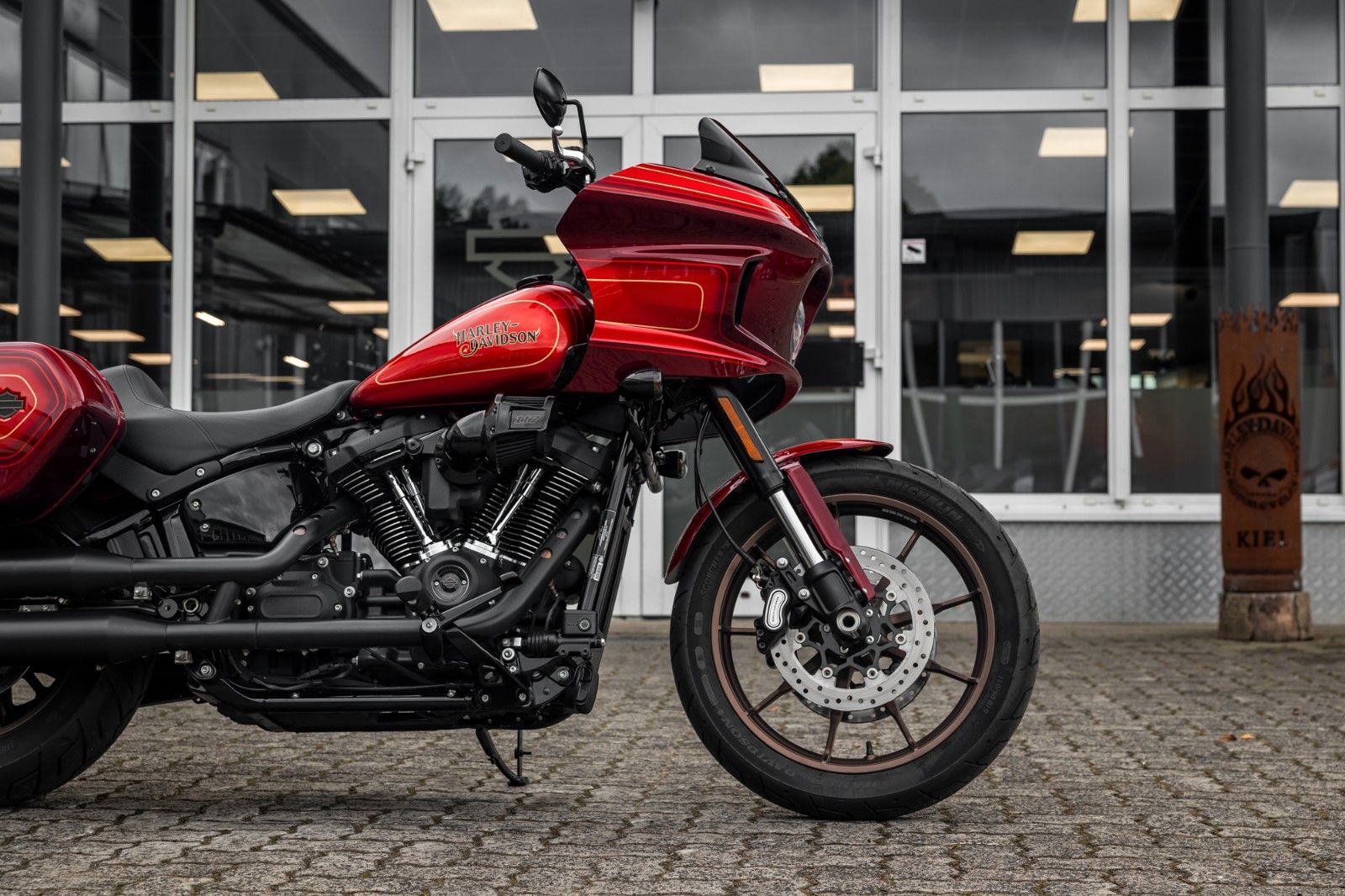 Fahrzeugabbildung Harley-Davidson FXLRST LOW RIDER ST 117 - EL DIABLO Nr. 359/1500