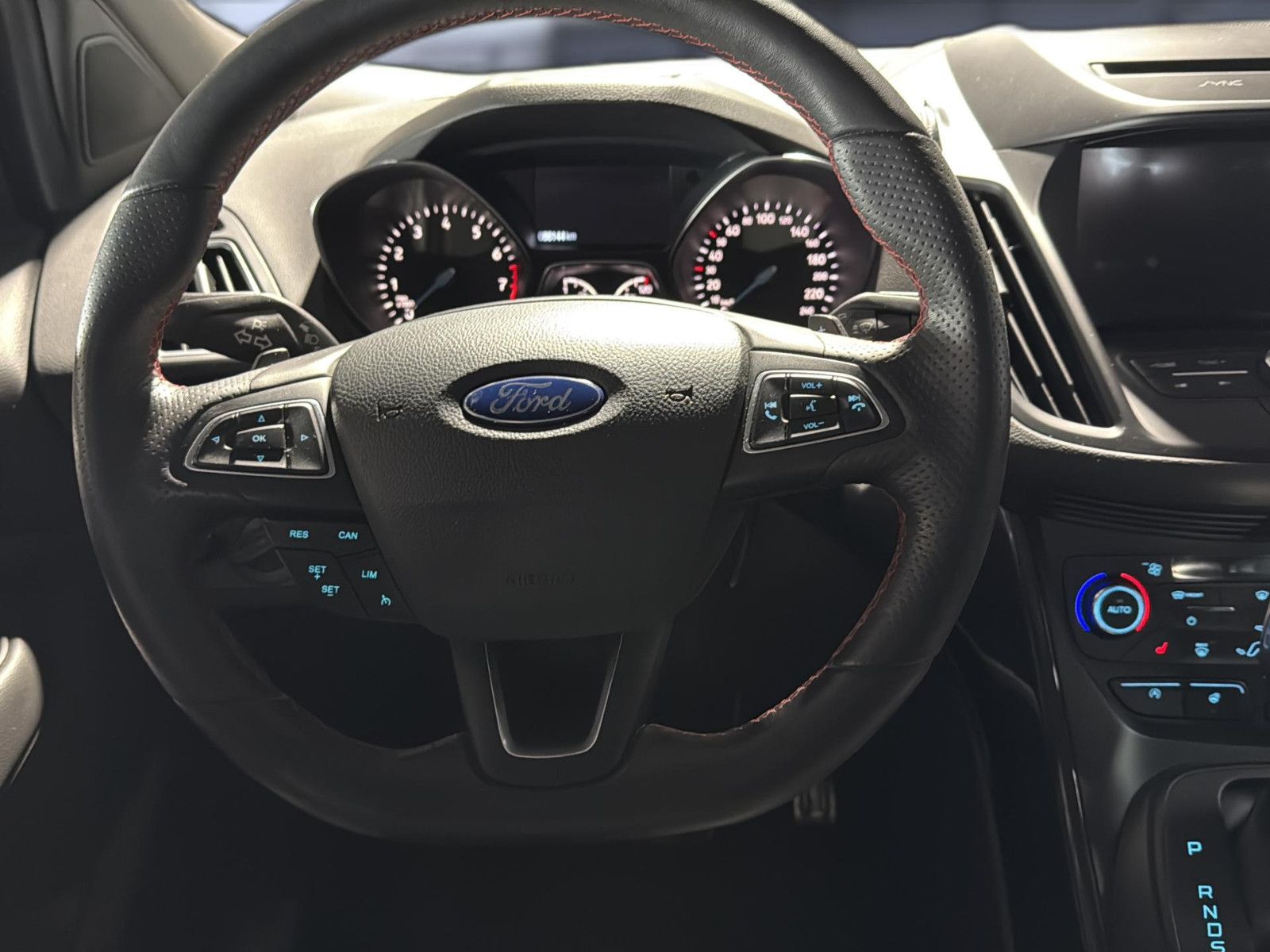 Fahrzeugabbildung Ford Kuga ST-Line/ ATM bei 52.000km / unfallfrei