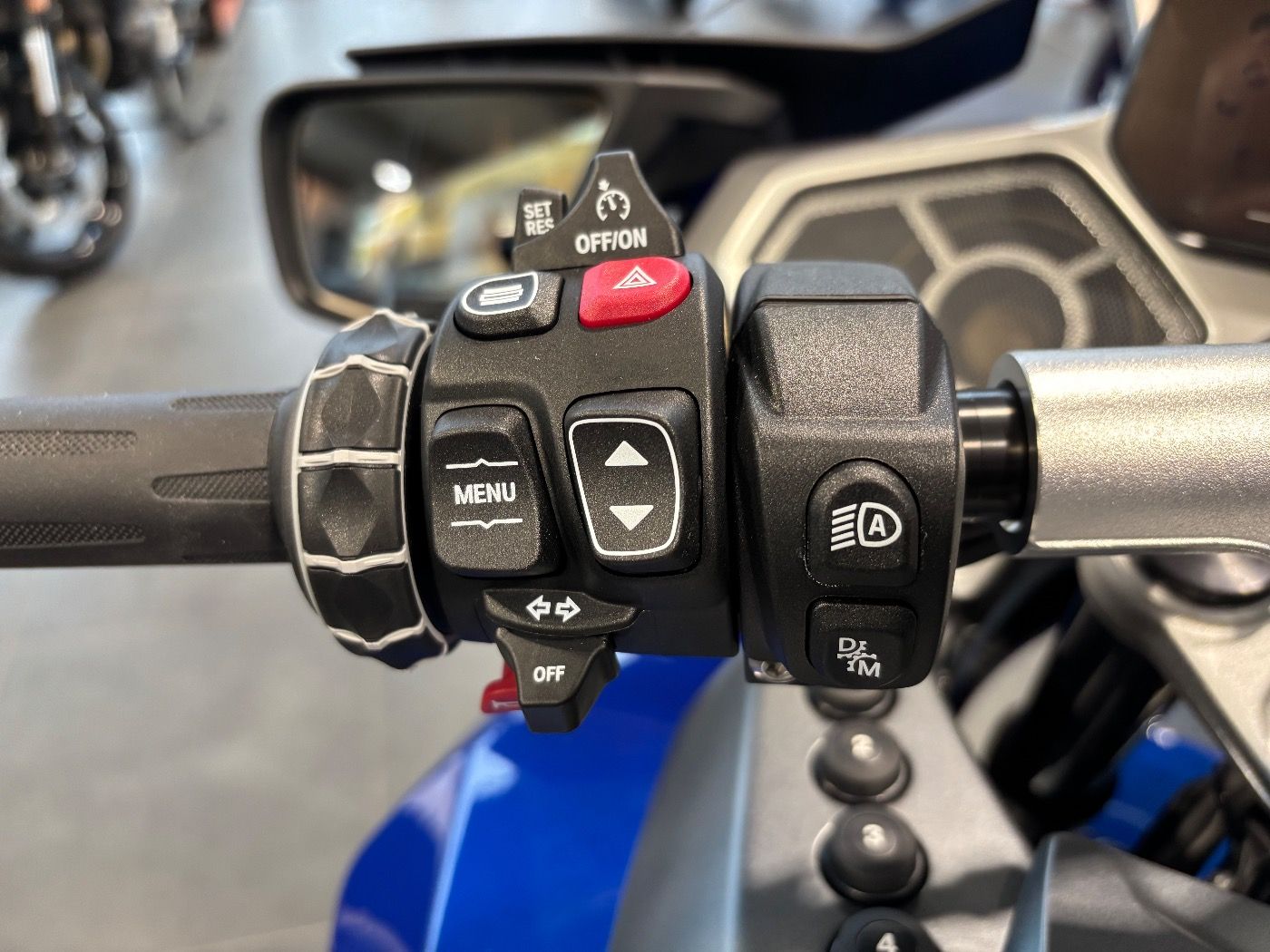 Fahrzeugabbildung BMW R 1300 RT 4 Pakete ASA