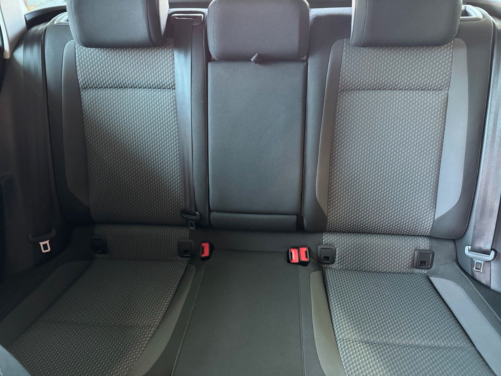 Fahrzeugabbildung Volkswagen Passat Variant 1.5 TSI