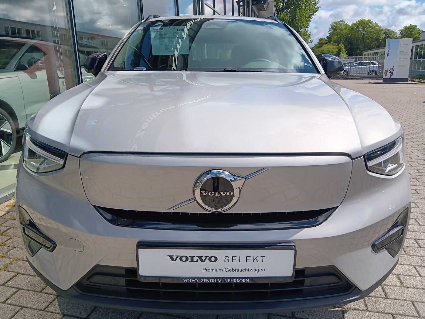 Fahrzeugabbildung Volvo XC40 Single Extended Plus '82kwh Batterie,'