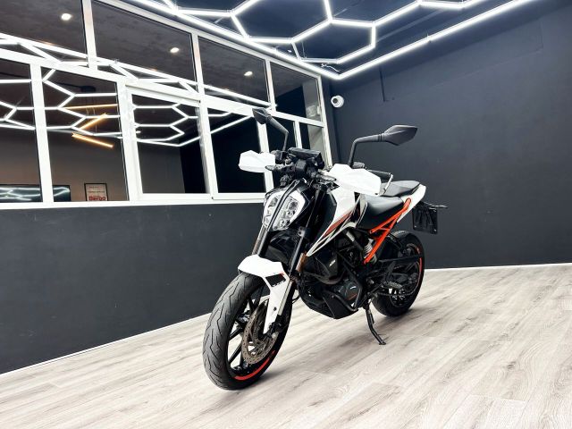 KTM Duke 125 ABS