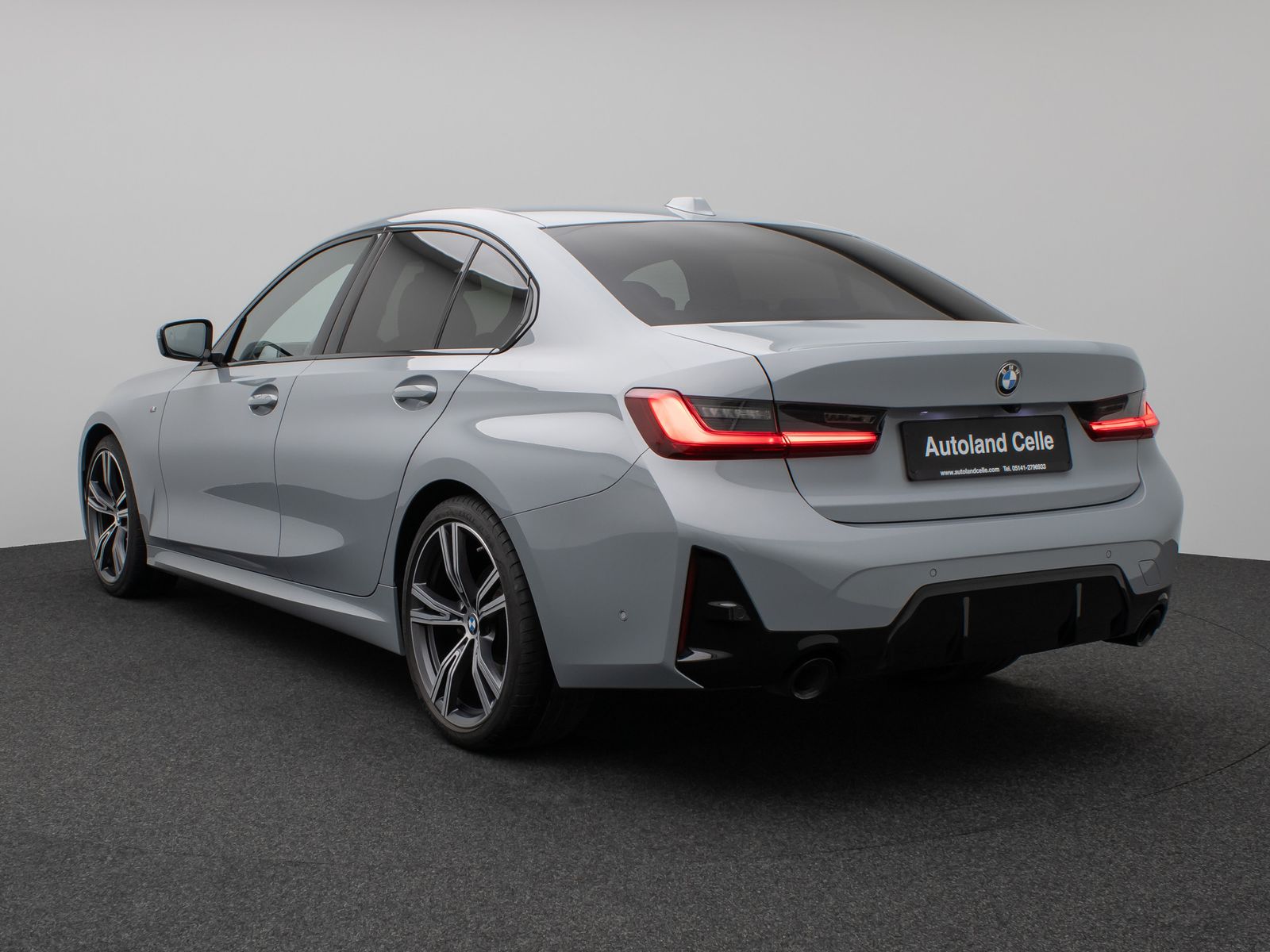 Fahrzeugabbildung BMW 320d MSport Kamera DAB HiFi Komfort Leder 19Zoll